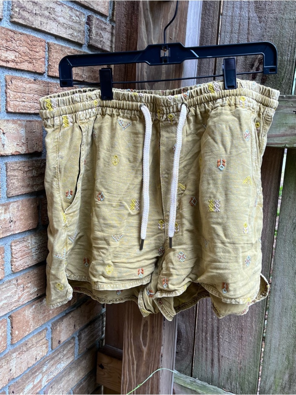 Pilcro High-Waist Embroidered Yellow-Tan Shorts